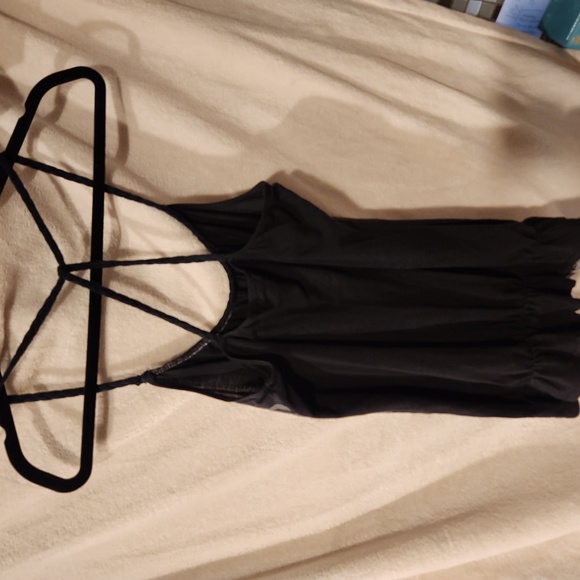 Floral tank - Picture 2 of 4